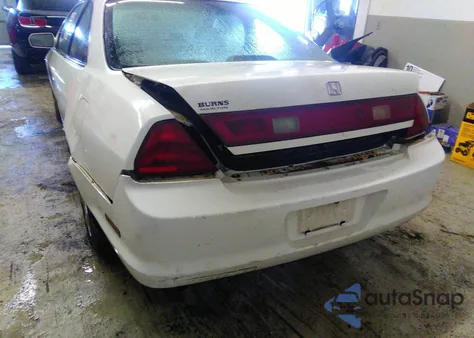 1998 Honda Accord Ex V6 z USA, uszkodzony, nr VIN 1HGCG2258WA013189